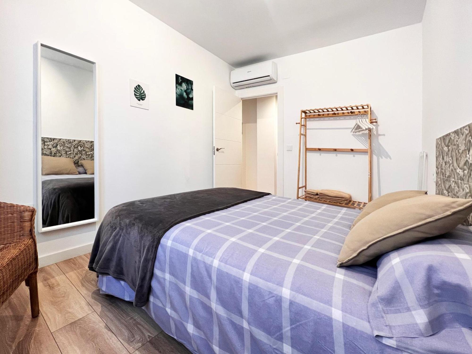 Regimiento 2, Center, New, Quite, Parking On Request, Rg Villa - Malaga — Photos 3