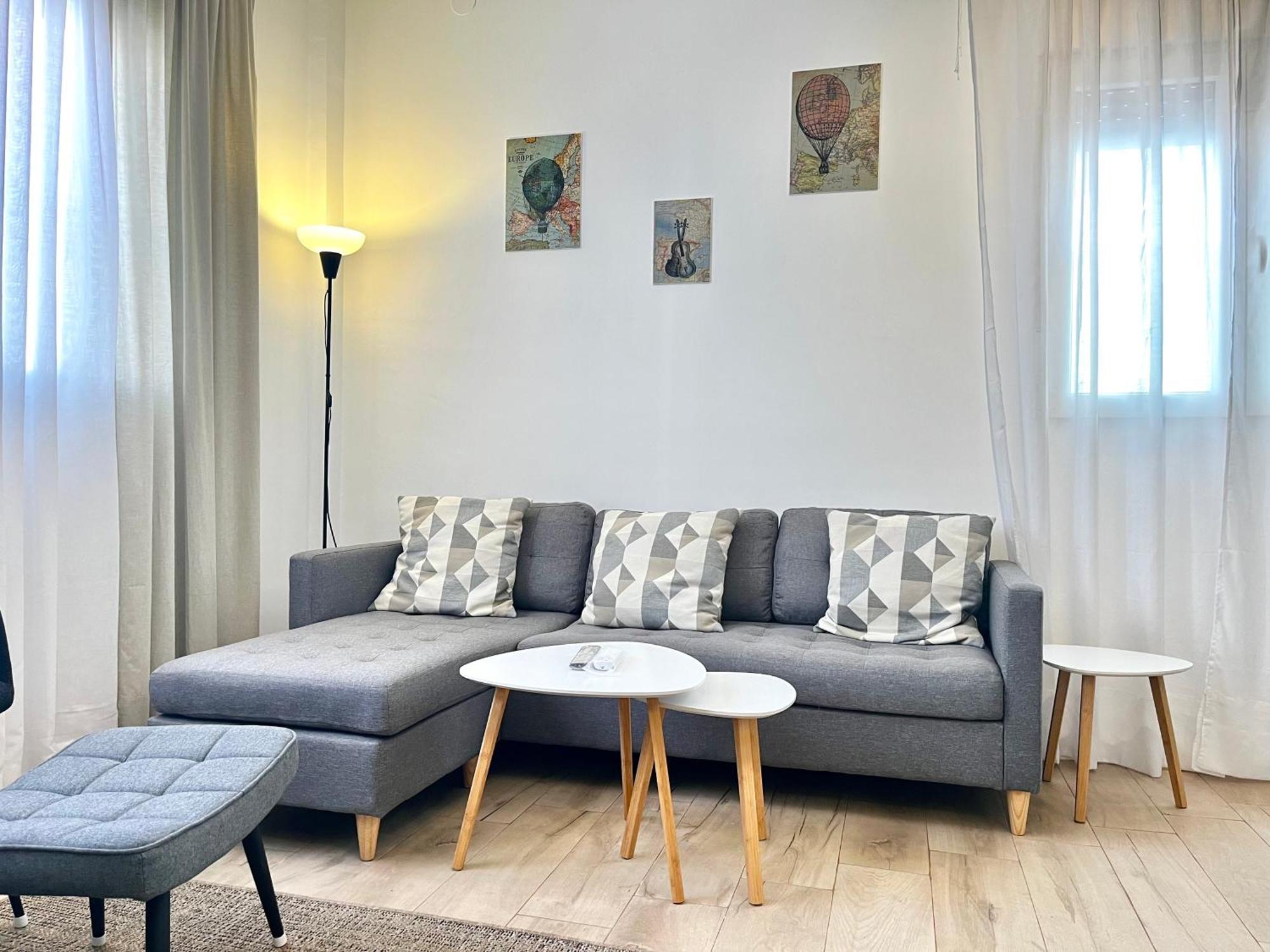 Regimiento 2, Center, New, Quite, Parking On Request, Rg Villa - Malaga, Malaga